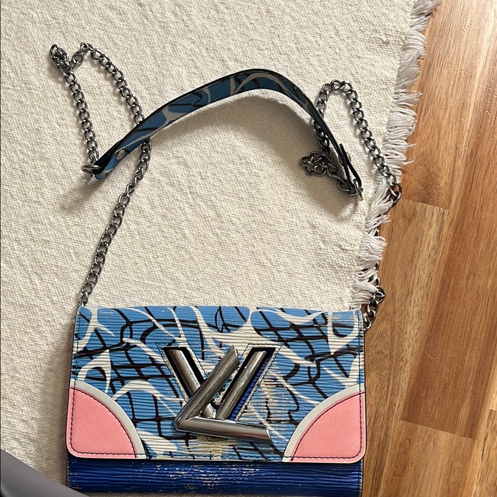 Stylish Blue and Pink Designer Chain Bag